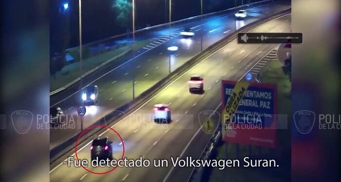 Detienen a tres venezolanos que circulaban en un auto de alta gama robado por avenida General Paz