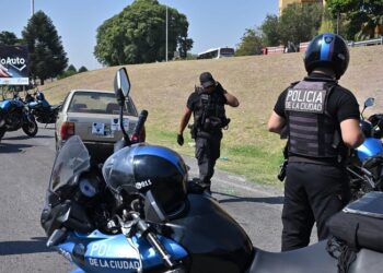En quince minutos, la Policía de la Ciudad detectó y recuperó un auto que había sido robado en Villa Urquiza
