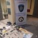 Un hombre armado llevaba un popurrí de drogas para vender pero cayó junto a un comprador en Palermo