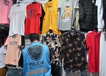 Liniers: secuestraron más de 300 prendas apócrifas en un valor de 5 millones de pesos