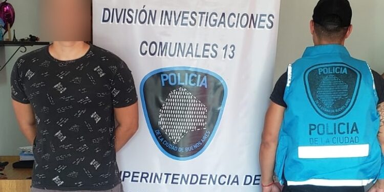 Detienen a un ladrón que intentó vender una notebook robada