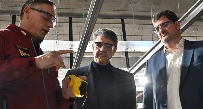 Eugenio Burzaco anunció que las Taser saldrán a la calle el 17 de julio