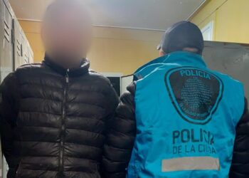 Un delincuente en el Barrio Cildáñez fue detenido por el robo de un vehículo