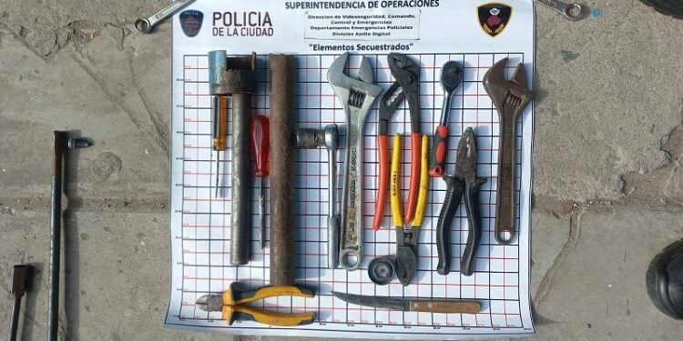 Detienen a «Los Ferreteros» expertos robaruedas de Villa Soldati