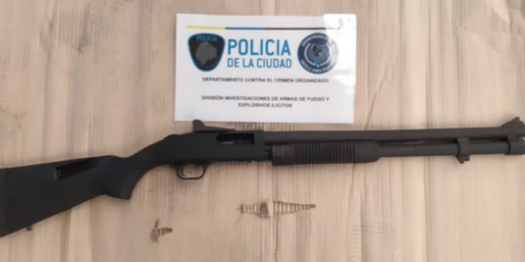 Investigaban una causa por amenazas y secuestraron un arsenal ilegal en San Martín