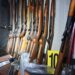 Hallan un centenar armas y seis granadas durante un incendio en Palermo