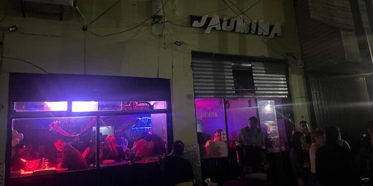 Bares clausurados en operativo de nocturnidad en Constitución