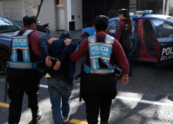 Capturan a tres delincuentes colombianos con inhibidores de señal en Belgrano y Chacarita