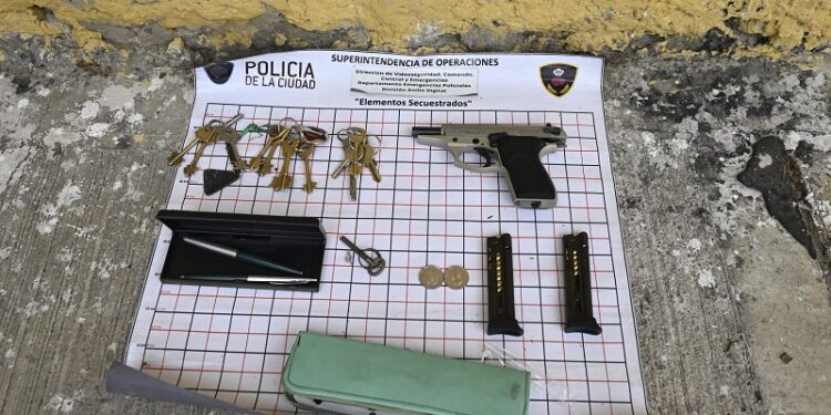 Dos «Viudas Negras» fueron detenidas junto a un cómplice luego de robarle el auto a un hombre