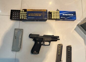 En Puerto Madero lo denunciaron por amenazas y le encontraron un arsenal de armas de guerra