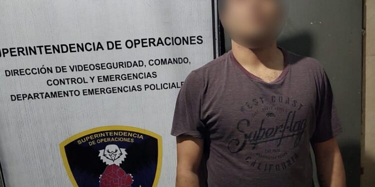 Recuperan auto robado en Ciudadela y detienen a dos ladrones