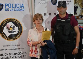 Recuperaron en Recoleta una cadenita robada y se la entregaron a la damnificada