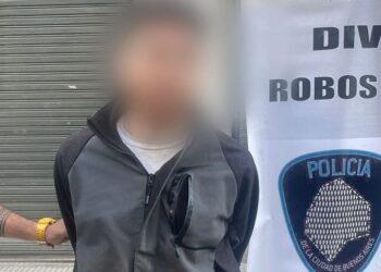 Un ladrón detenido por arrebatar un celular en Balvanera