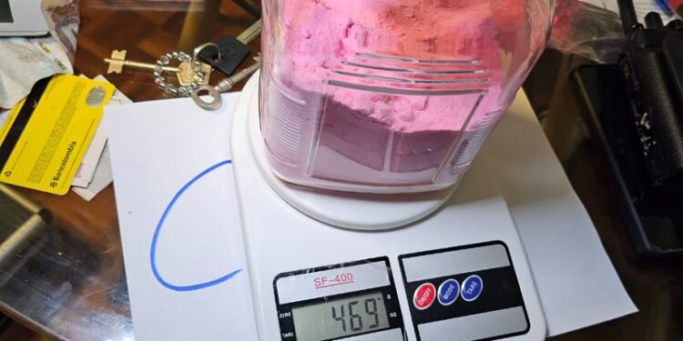 Desbaratan banda internacional que producía cocaína rosa y la exportaba a Europa