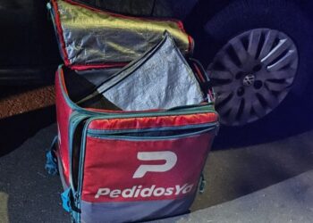 Simulaba ser delivery para robar motos: llevaba las herramientas en la caja de entregas