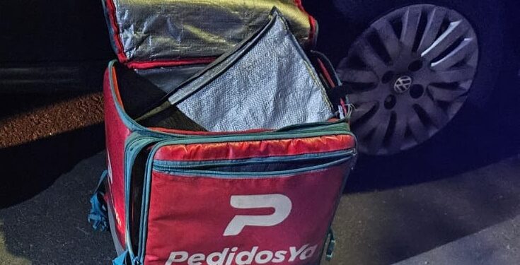 Simulaba ser delivery para robar motos: llevaba las herramientas en la caja de entregas