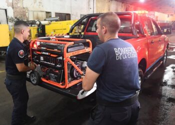 Partió rumbo a Chubut el contingente que colaborará en el combate de los incendios