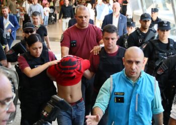 El Gobierno de la Ciudad deportó a Chile a un delincuente detenido hace un mes: “Cuando un extranjero comete un delito, que vuelva a su país”, sostuvo el Jefe de Gobierno, Jorge Macri