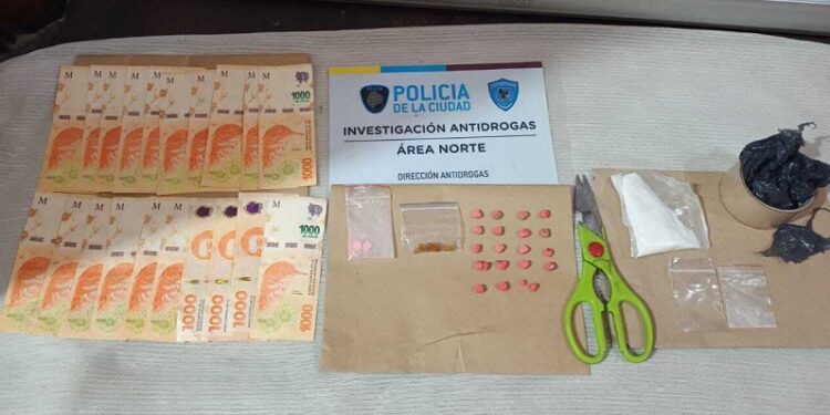 Capturan a dealer que comercializaba éxtasis en fiesta electrónica