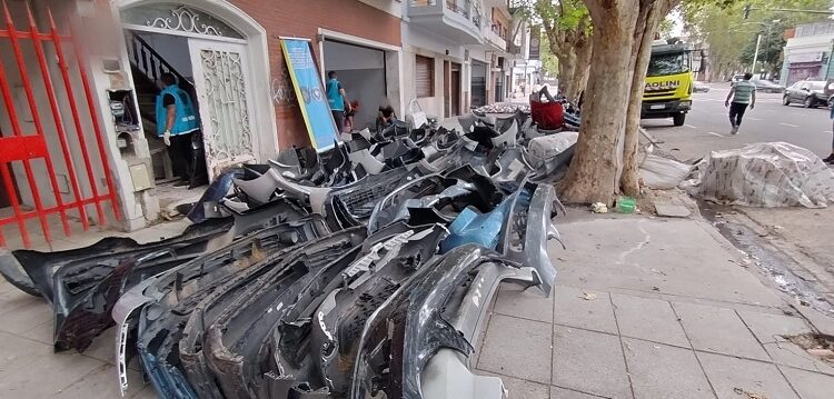 Secuestran casi 300 autopartes y clausuran talleres en Parque Avellaneda