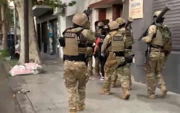 Desbaratan una red de estafadores gitanos que compraban autos con créditos de terceros