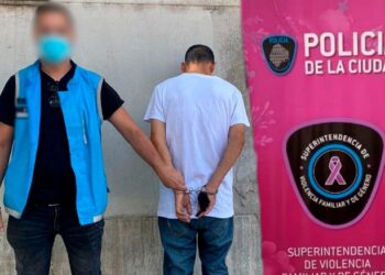 Rescatan a una mujer postrada, encerrada durante un año por el esposo en Belgrano