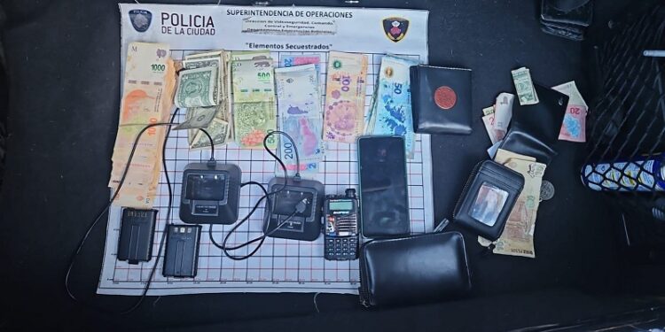 Dos ladrones con inhibidores fueron detenidos tras ser detectados en un auto en la General Paz