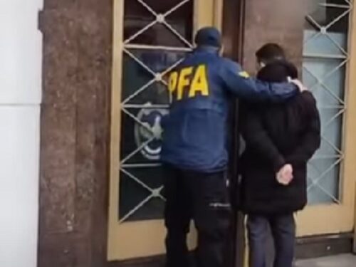Investigación en Lanús de un hombre que se encontraba prófugo por el delito de robo automotor