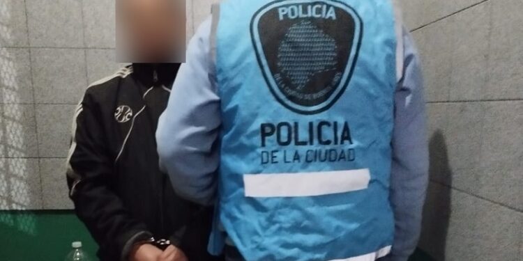 Detienen en Belgrano a ladrón por el robo de un celular y descubren que había protagonizado más robos en la zona