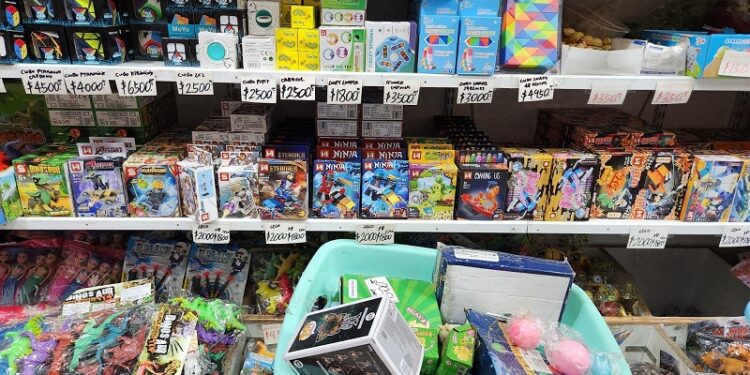 Incautan miles de juguetes con peligro de toxicidad en Balvanera y Belgrano