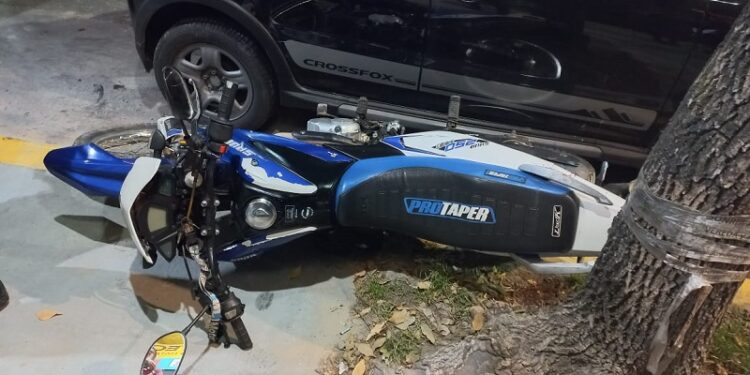 Motochorros fueron detenidos en Niceto Vega 4932 tras robar dos celulares