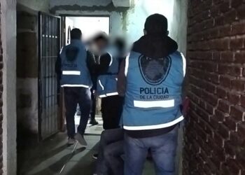 Detienen al “narcomatrimonio”, los vendedores de droga del complejo Villa Soldati