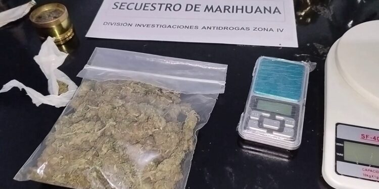 Vendían drogas con un bebé en la calle: cinco detenidos
