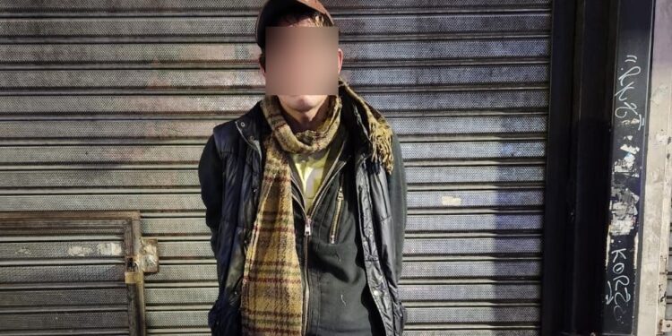 Detienen en Caballito a broncero tras robar 28 piezas de la fachada de edificios