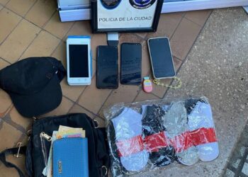 Detienen a tres punguistas con las manos en la masa