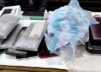 Inspección a una cueva de celulares en Liniers: dos detenidos y 81 teléfonos secuestrados