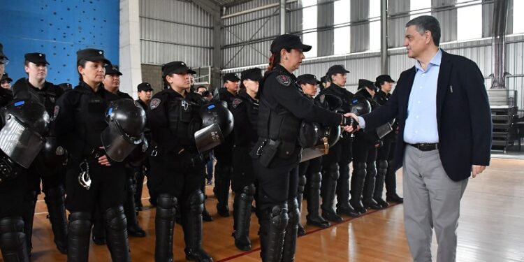 La Ciudad ya tiene un cuerpo especial de policías mujeres para el ordenamiento de las manifestaciones