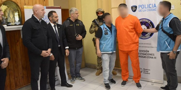 La Policía de la Ciudad, junto a la Policía de Santa Fe, detuvo en Caballito a “Jonita” Riquelme, un peligroso narco de Rosario buscado por homicidio