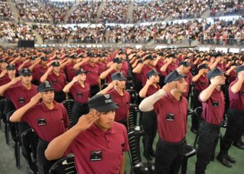 La Ciudad suma 1.000 nuevos policías y bomberos