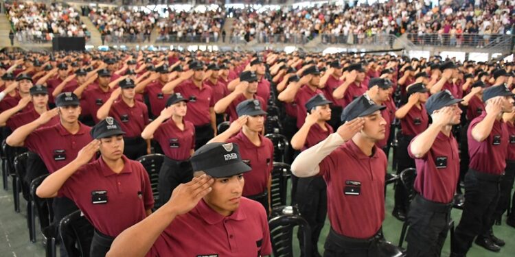La Ciudad suma 1.000 nuevos policías y bomberos