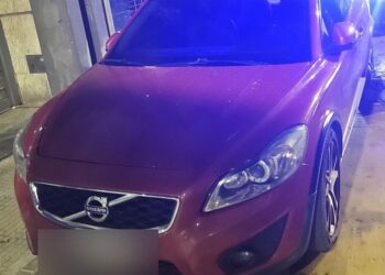 Tres ladrones detenidos tras robar un auto en el centro porteño