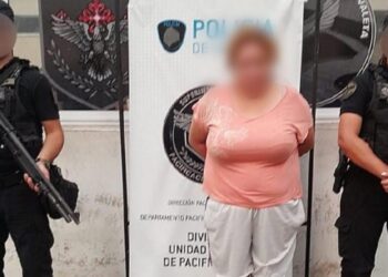 Vendía droga en la puerta de la casa y fue detenida infraganti