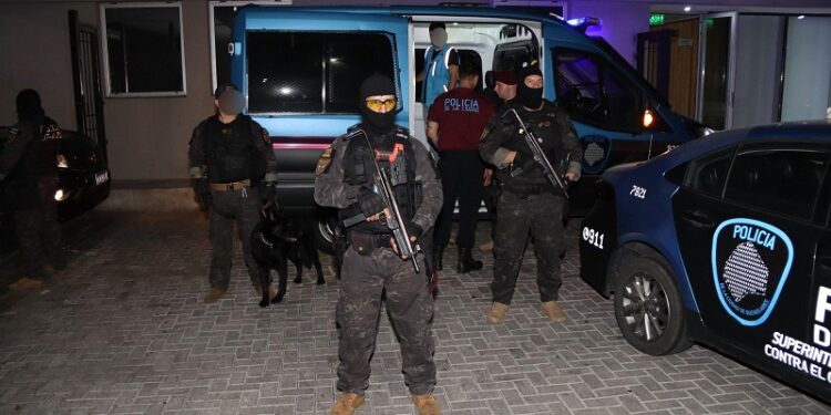 Cometió un homicidio en Retiro en el 2022 y estaba prófugo en Paraguay: la justicia pidió su extradición y ayer llegó al país para cumplir su condena