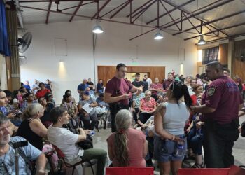 Seguridad en tu barrio: vecinos, comisarios y autoridades de distintos ministerios se reúnen en 16 espacios para combatir la delincuencia