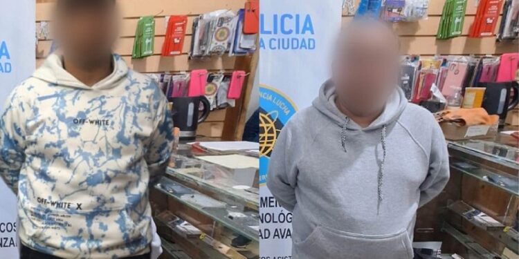 Escondían celulares robados en la basura y fueron detenidos