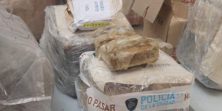 Queman más de una tonelada y media de droga