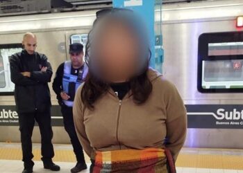 Cuatro pungas detenidos en la línea A con 14 celulares robados en su poder
