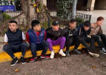 Detuvieron a seis hombres que llevaban una bolsa de joyas e intentaron coimear a la policía
