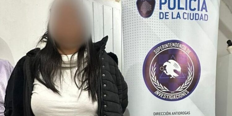 Dos narcos peruanos detenidos, cocaína incautada y un búnker clausurado en el Barrio Fraga
