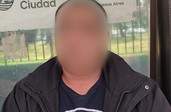 Cayó pareja en Palermo que robaba celulares en colectivos